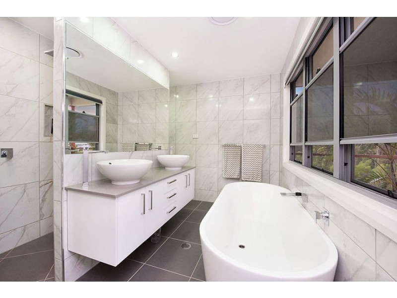 3 Warren Court, Aroona QLD 4551