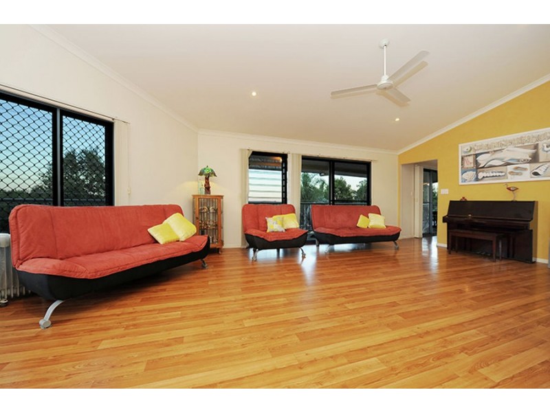 3 Manor Court, Little Mountain QLD 4551