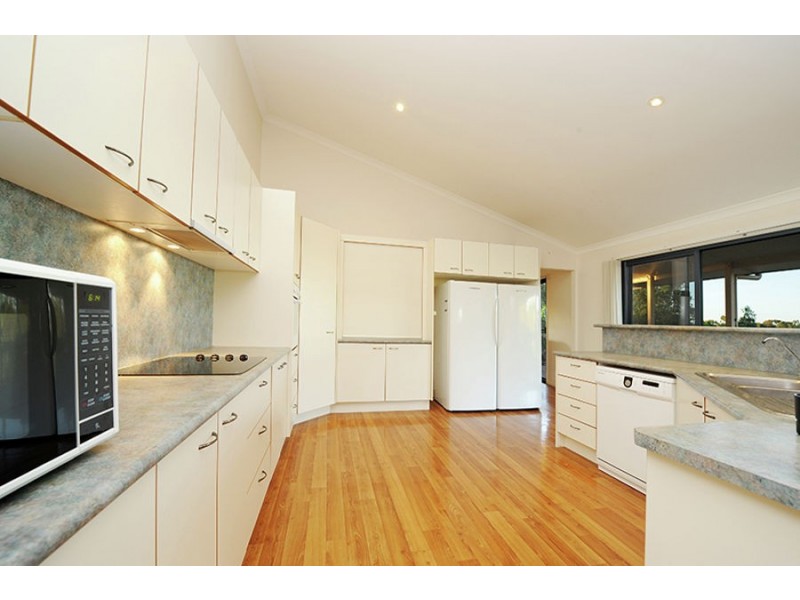 3 Manor Court, Little Mountain QLD 4551