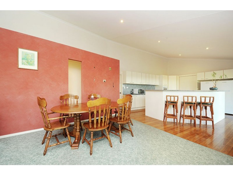 3 Manor Court, Little Mountain QLD 4551