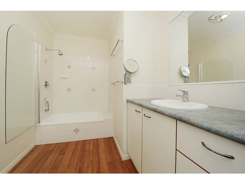 3 Manor Court, Little Mountain QLD 4551
