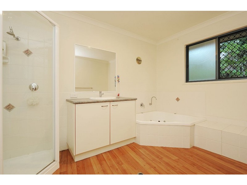 3 Manor Court, Little Mountain QLD 4551
