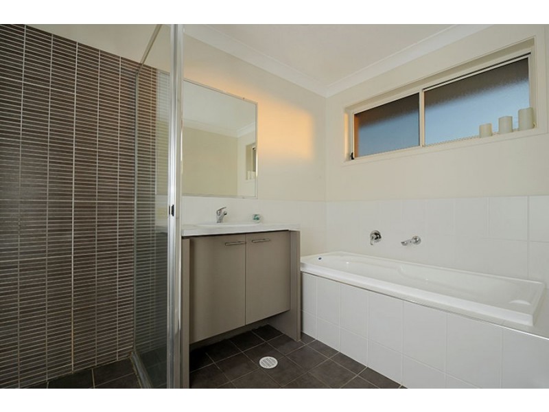 4 Park Hollow Mews, Little Mountain QLD 4551
