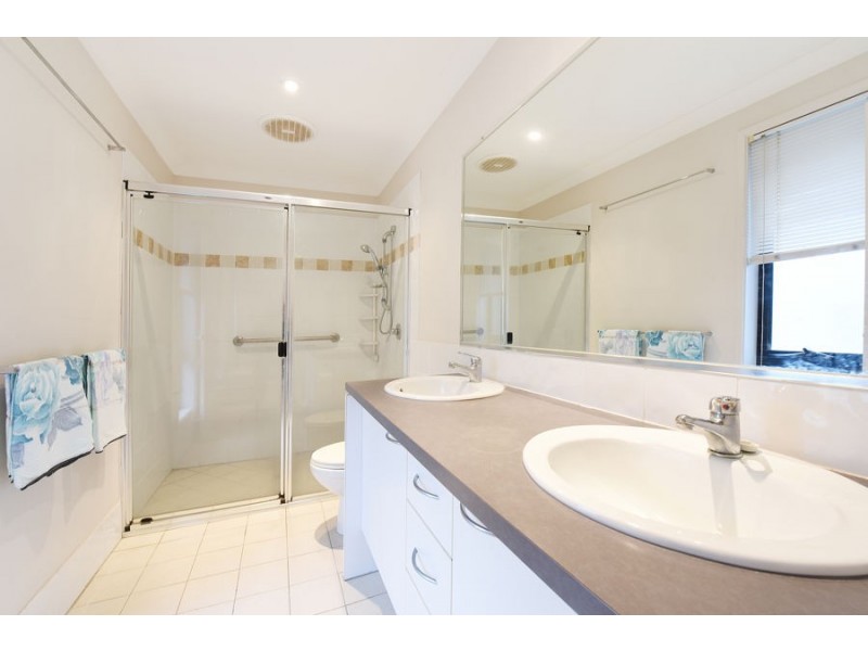 15 Tall Trees Way, Little Mountain QLD 4551