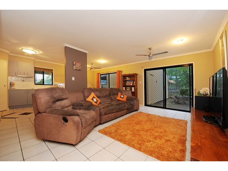 243 Caloundra Road, Little Mountain QLD 4551