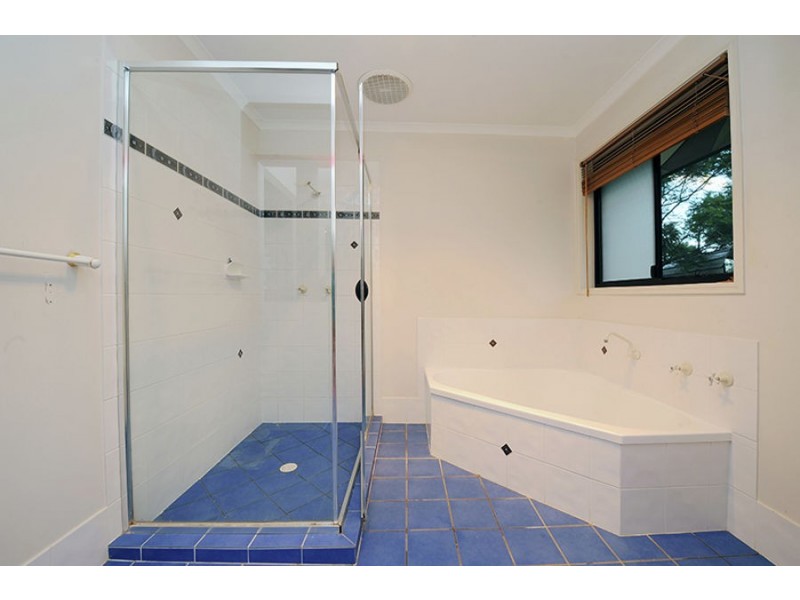 243 Caloundra Road, Little Mountain QLD 4551