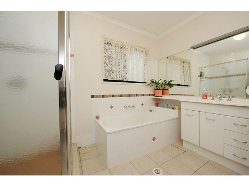 243 Caloundra Road, Little Mountain QLD 4551