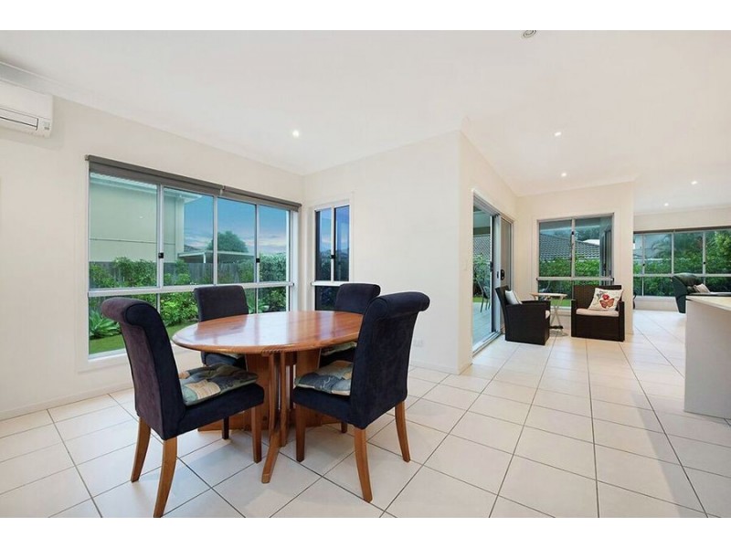 17 Hillview Crescent, Little Mountain QLD 4551