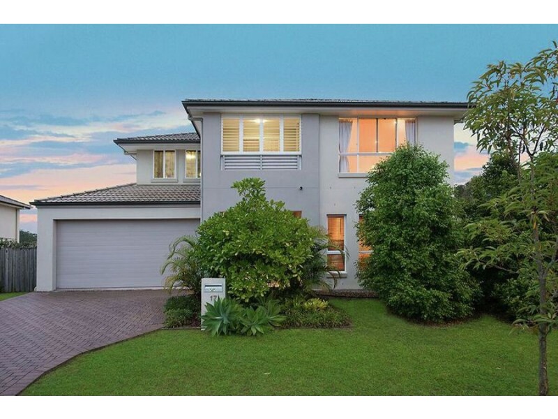 17 Hillview Crescent, Little Mountain QLD 4551