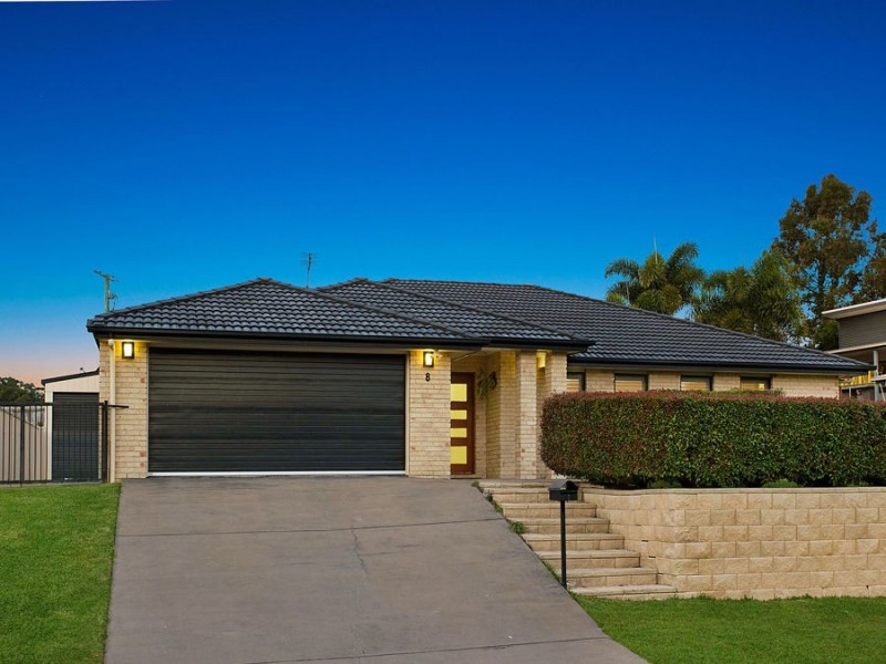 8 Cullen Drive, Little Mountain QLD 4551