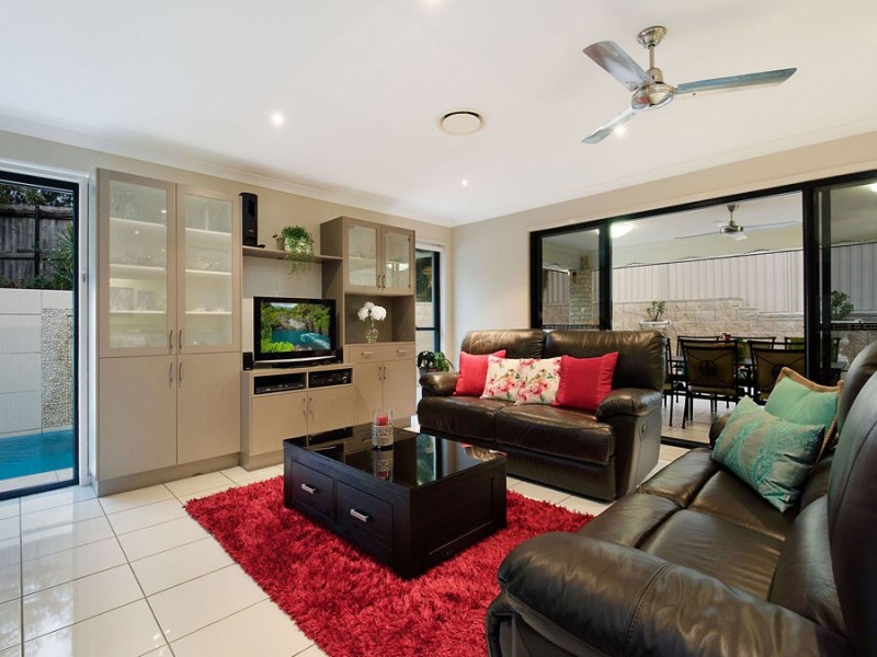 8 Cullen Drive, Little Mountain QLD 4551