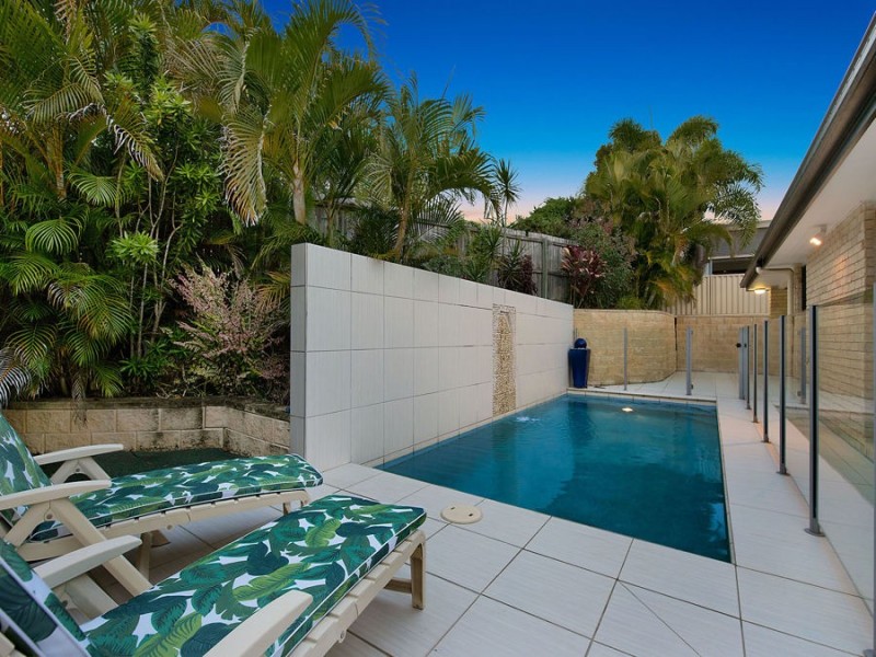 8 Cullen Drive, Little Mountain QLD 4551