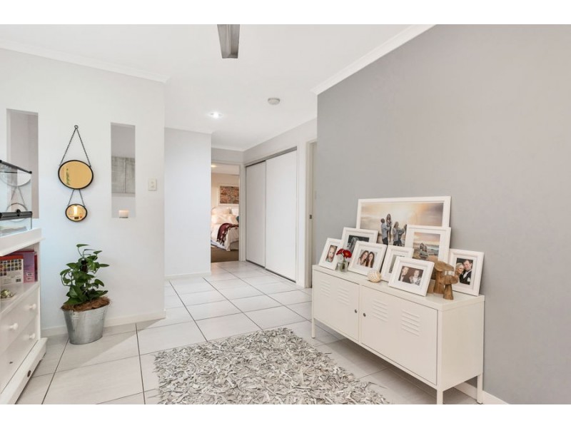 6 Parkhill Court, Little Mountain QLD 4551