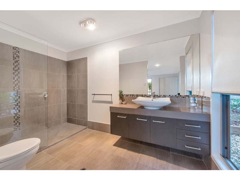 6 Parkhill Court, Little Mountain QLD 4551