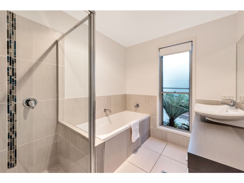 6 Parkhill Court, Little Mountain QLD 4551