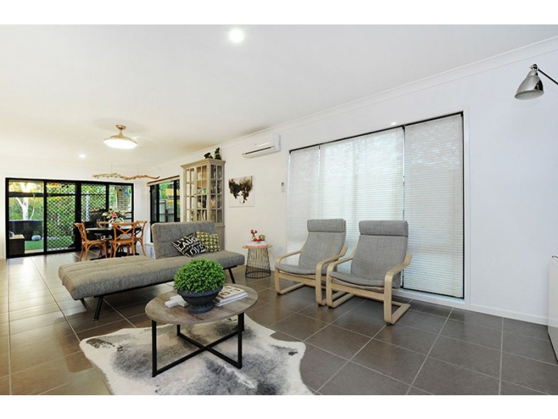 6 Andrew Avenue, Little Mountain QLD 4551