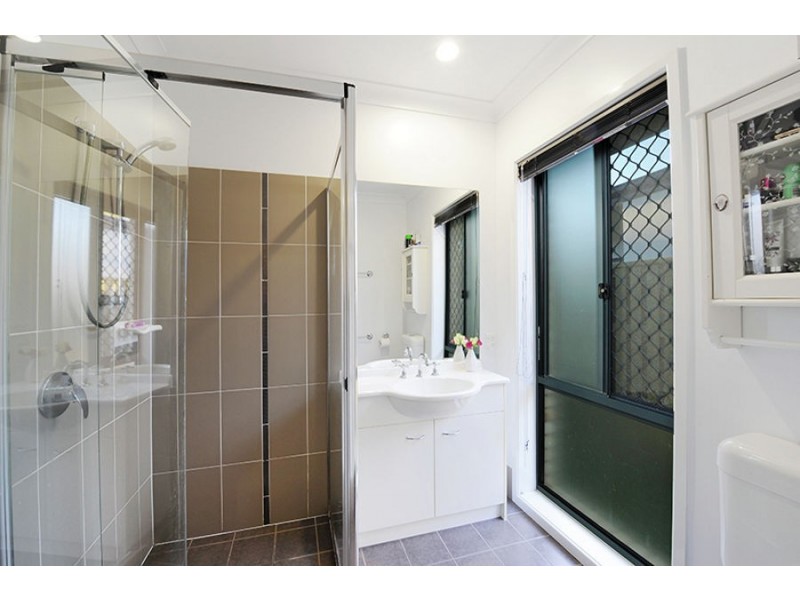 6 Andrew Avenue, Little Mountain QLD 4551