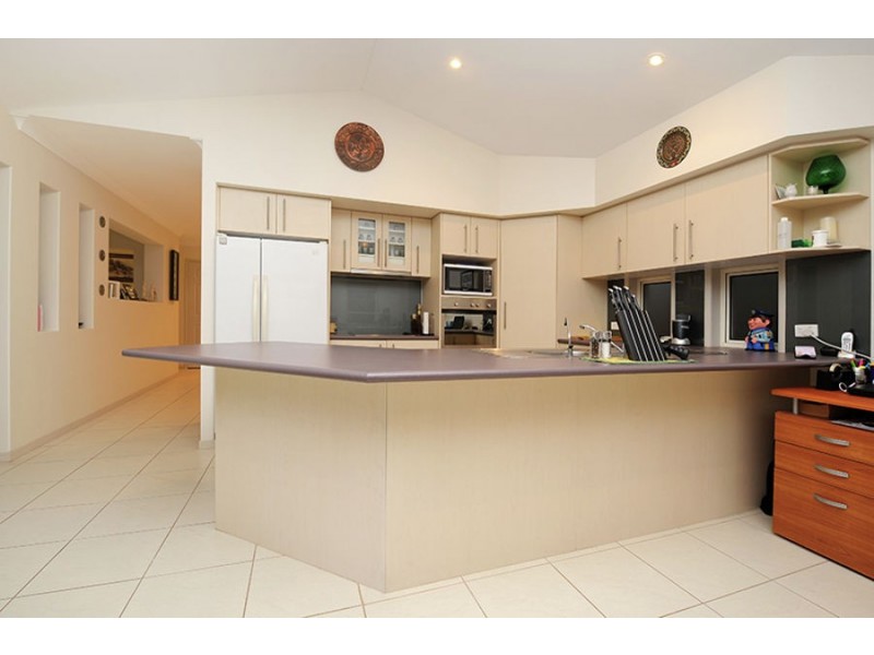 4 Mykonos Court, Kawana Island QLD 4575