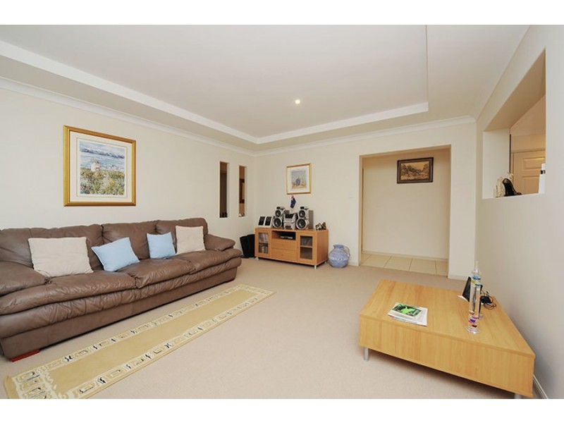 4 Mykonos Court, Kawana Island QLD 4575