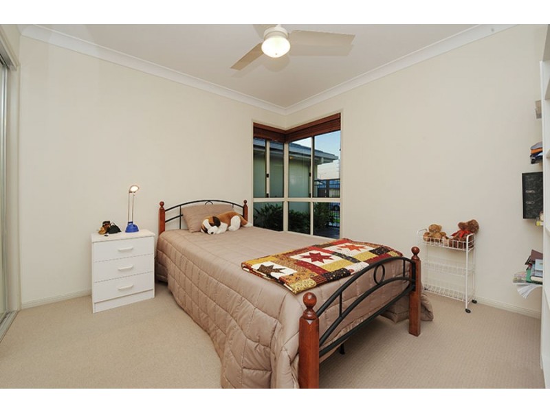 4 Mykonos Court, Kawana Island QLD 4575