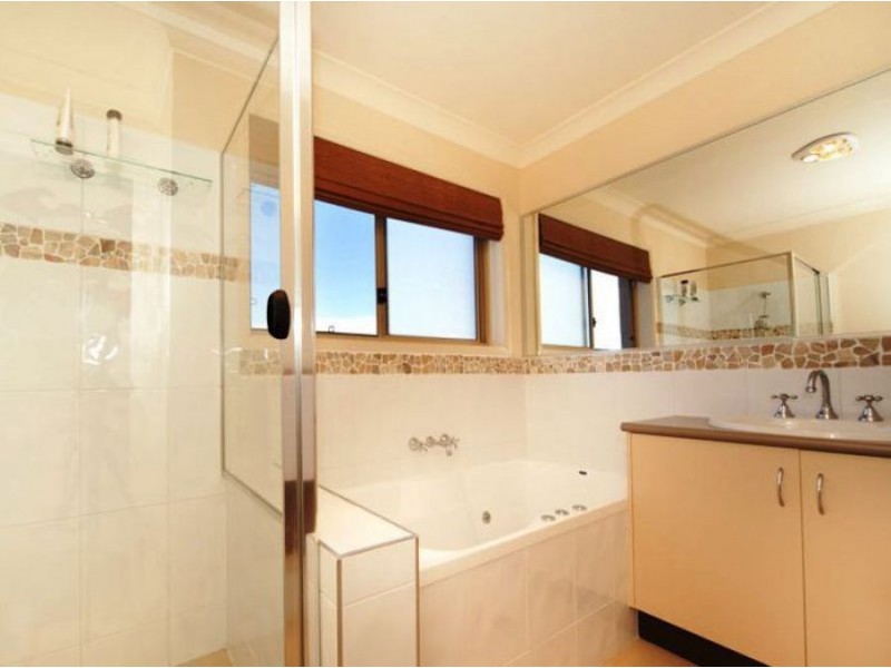 49 O’Reilly Dr, Caloundra West QLD 4551