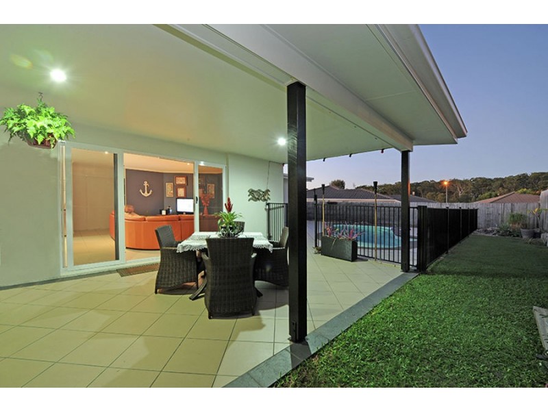 3 Hillview Crescent, Little Mountain QLD 4551