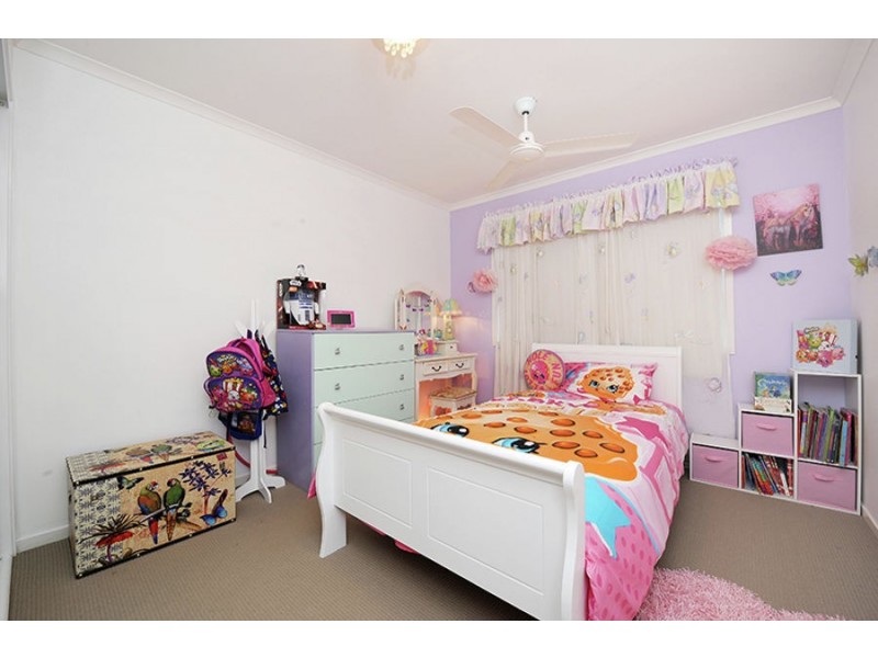 3 Hillview Crescent, Little Mountain QLD 4551