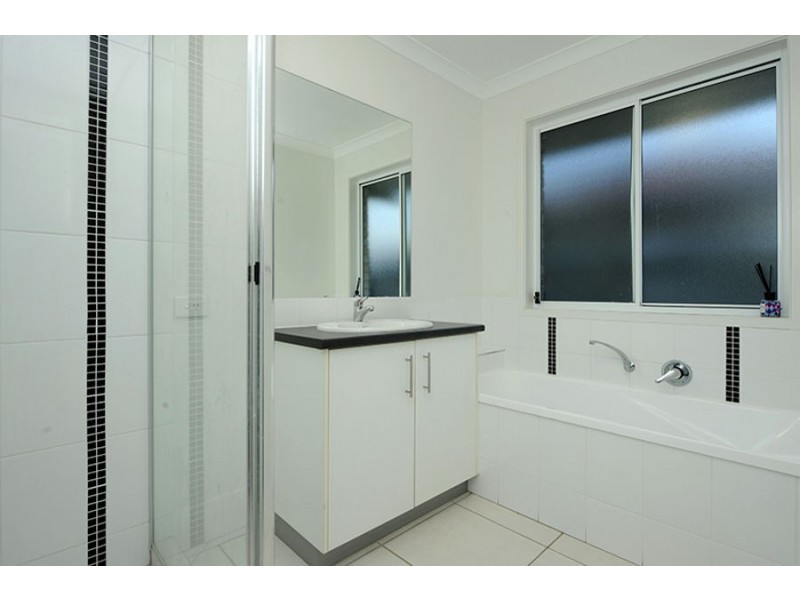 19 Discovery Drive, Little Mountain QLD 4551