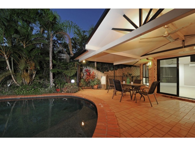 13 Dunk Place, Little Mountain QLD 4551