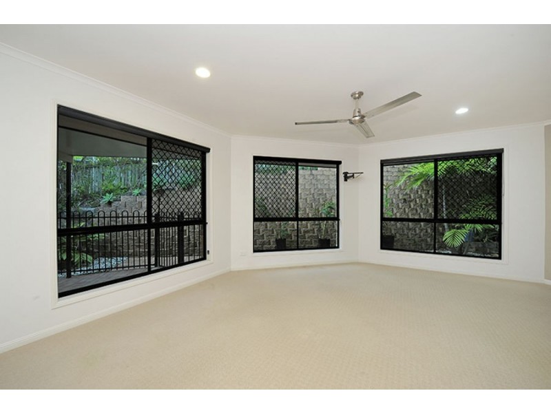 13 Dunk Place, Little Mountain QLD 4551