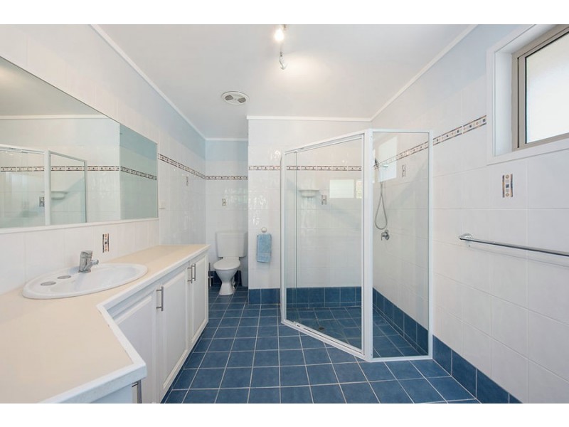 9 Raintree Boulevard, Little Mountain QLD 4551