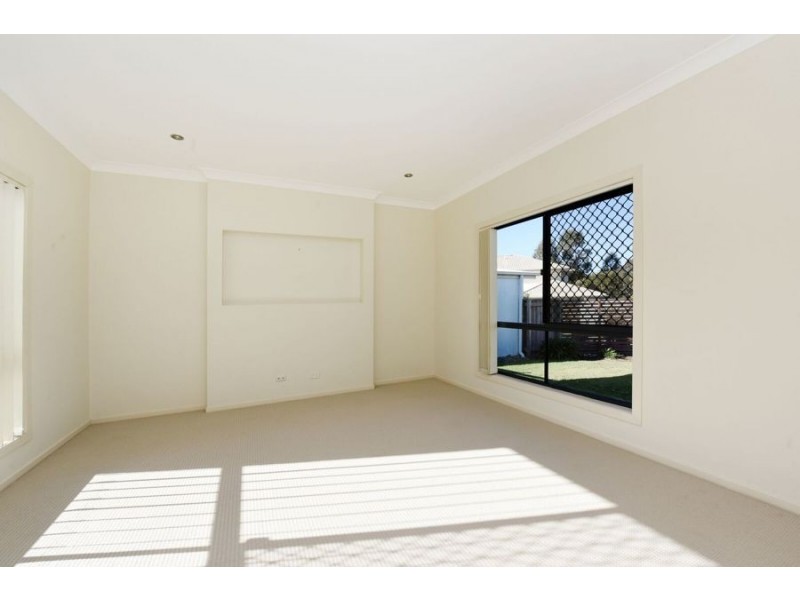 6 Alicia Circuit, Little Mountain QLD 4551