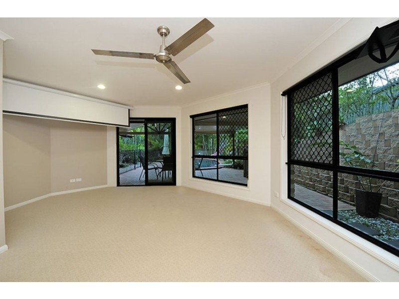 13 Dunk Place, Little Mountain QLD 4551