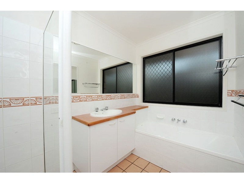 13 Dunk Place, Little Mountain QLD 4551