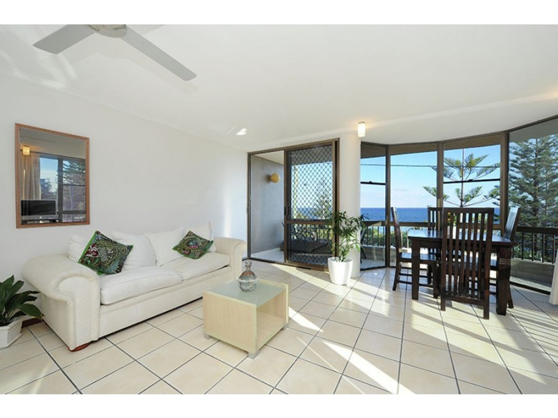 Unit 4/45 Victoria Terrace, Kings Beach QLD 4551