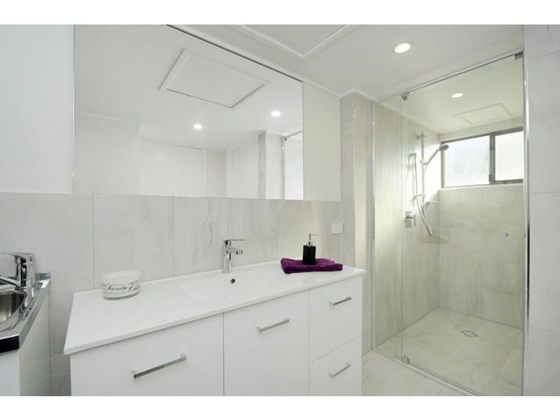 Unit 4/45 Victoria Terrace, Kings Beach QLD 4551