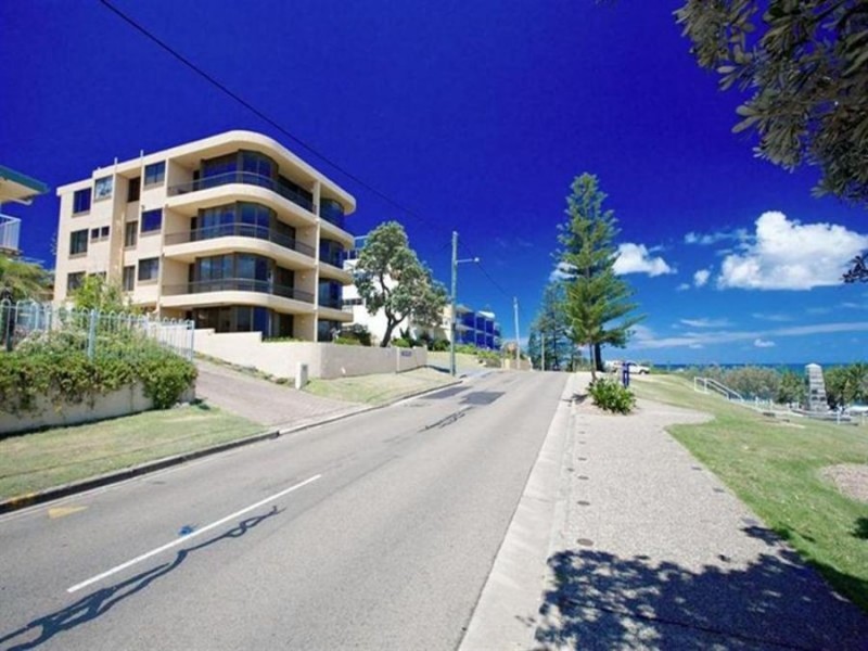 Unit 4/45 Victoria Terrace, Kings Beach QLD 4551