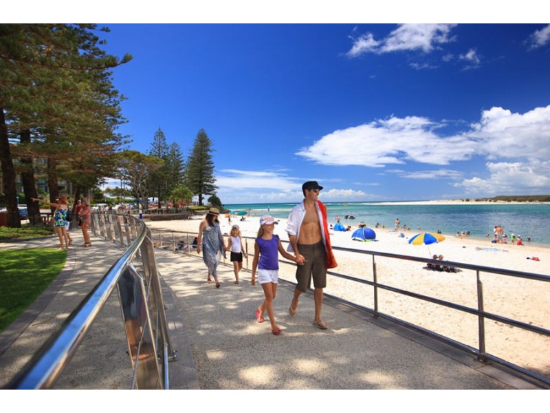 14/14 Esplanade Bulcock Beach, Caloundra QLD 4551