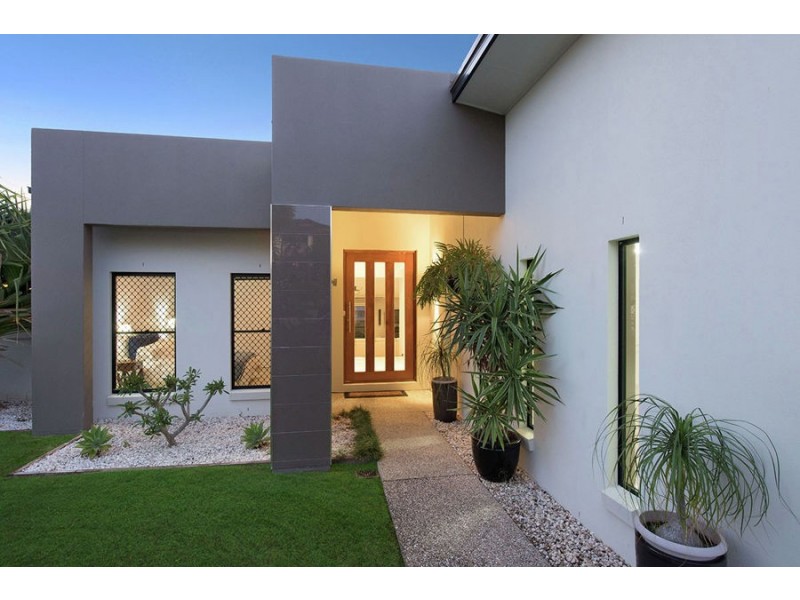 6 Pine Ridge Place, Little Mountain QLD 4551