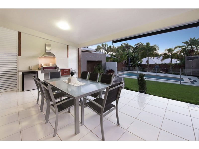 6 Pine Ridge Place, Little Mountain QLD 4551