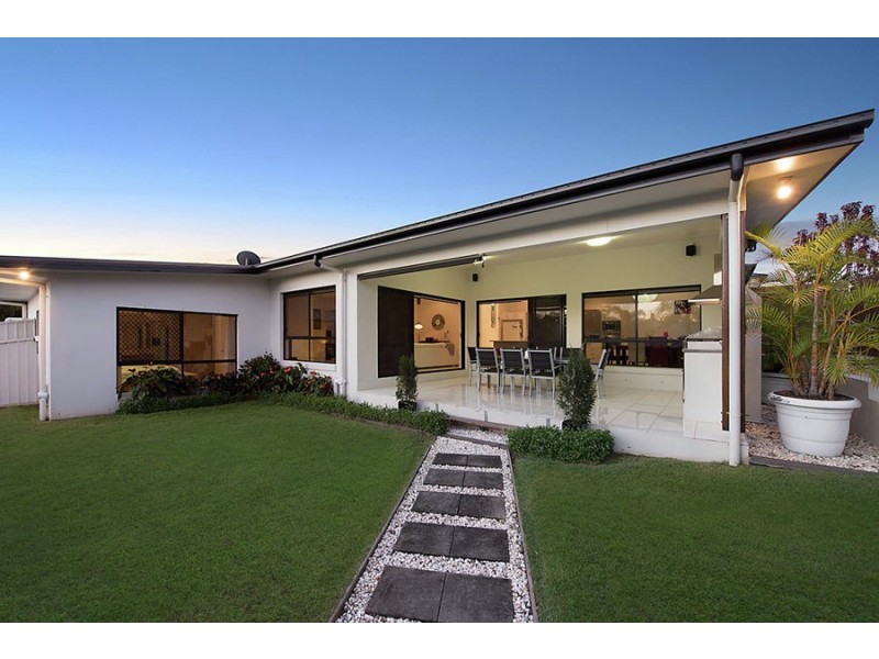 6 Pine Ridge Place, Little Mountain QLD 4551