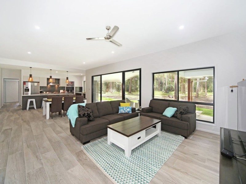 15 Nicolle Court, Mooloolah Valley QLD 4553