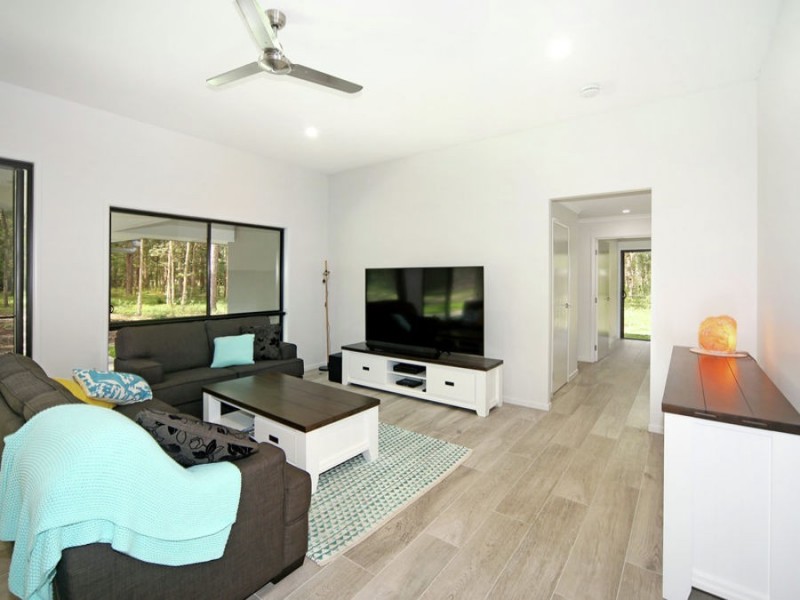 15 Nicolle Court, Mooloolah Valley QLD 4553