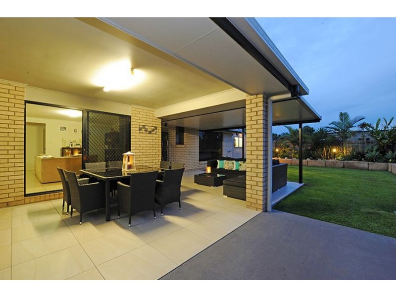 4 Crater Street, Caloundra West QLD 4551