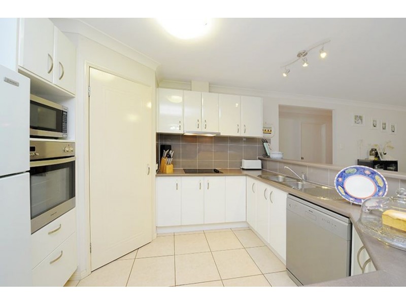 4 Crater Street, Caloundra West QLD 4551