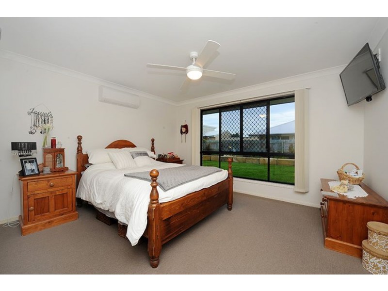 4 Crater Street, Caloundra West QLD 4551