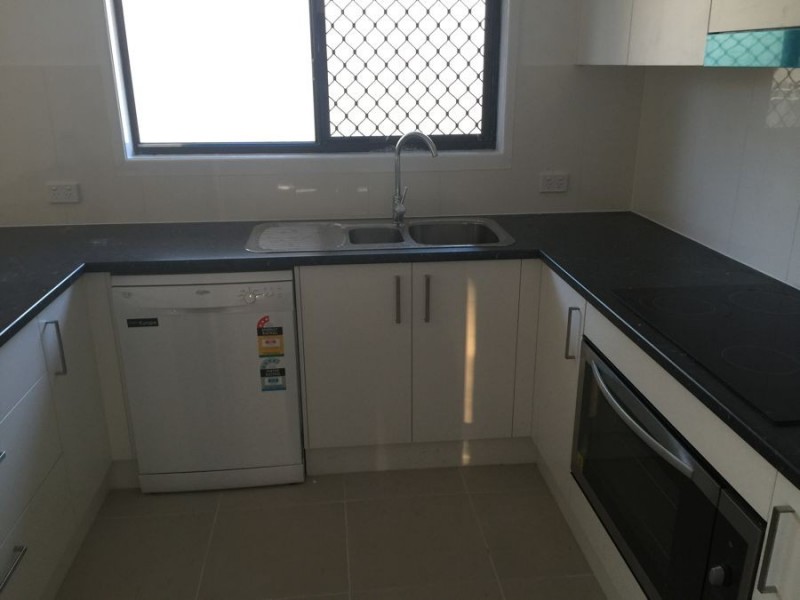 255 Nicklin Way, Warana QLD 4575