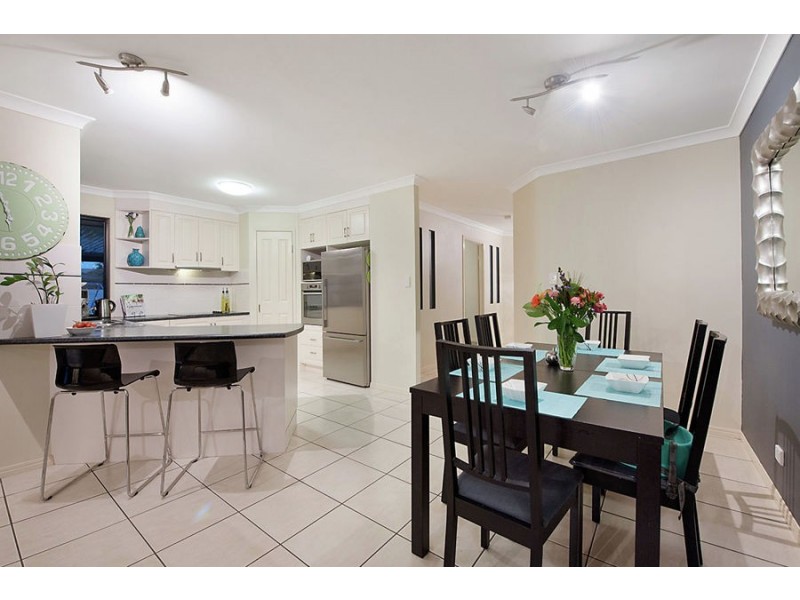 2 Water Side Place, Little Mountain QLD 4551
