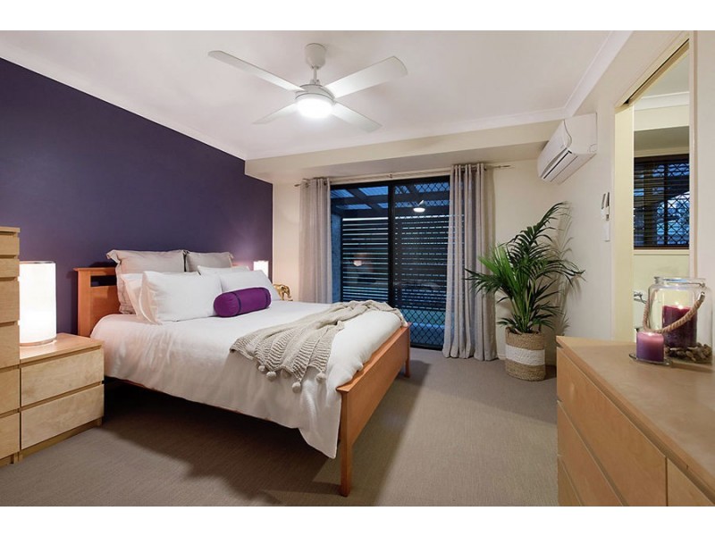 2 Water Side Place, Little Mountain QLD 4551