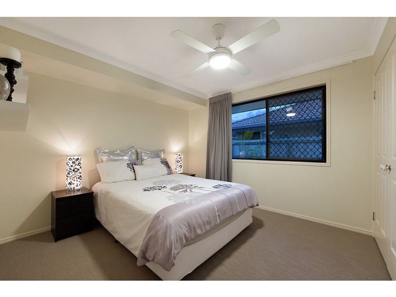 2 Water Side Place, Little Mountain QLD 4551